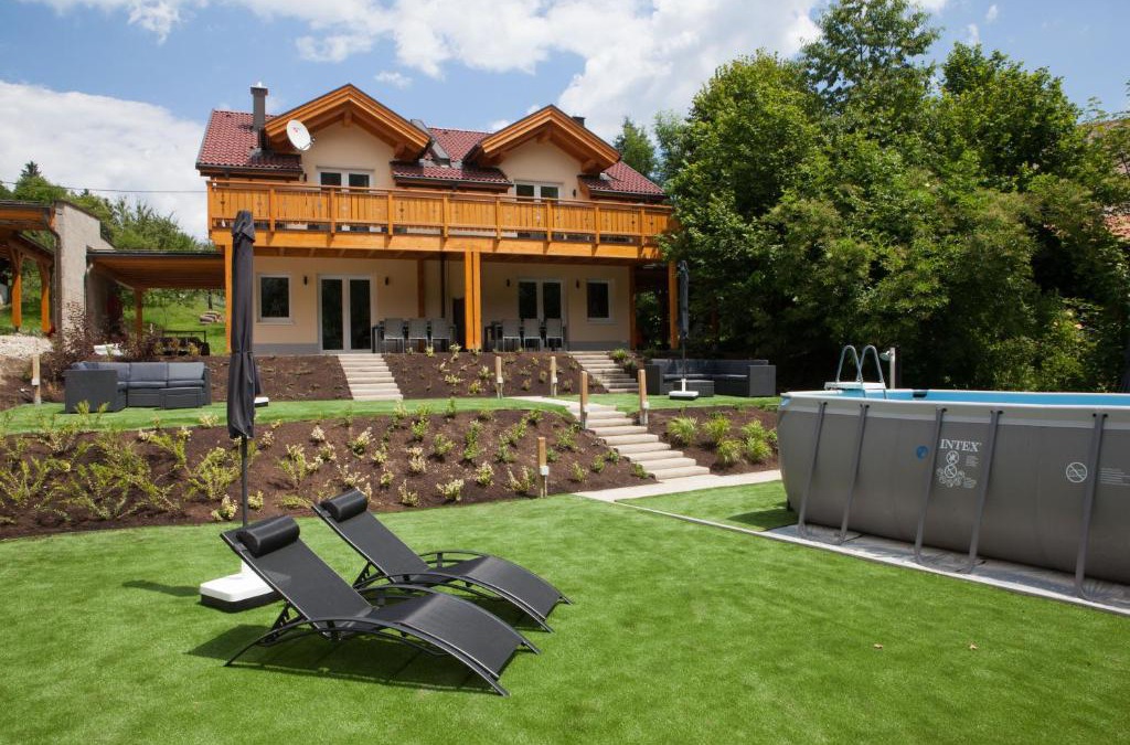 Arnoldstein House | Ferienhäuser Glück Auf, Sauna, Hottubs
