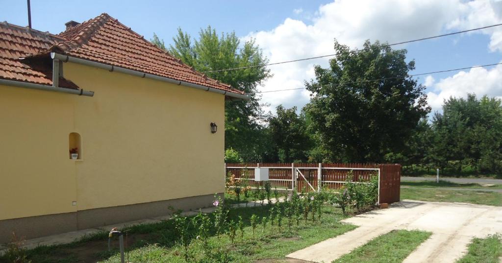 Szabadkigyos House | Ferienhaus am Schloss Wenckheim
