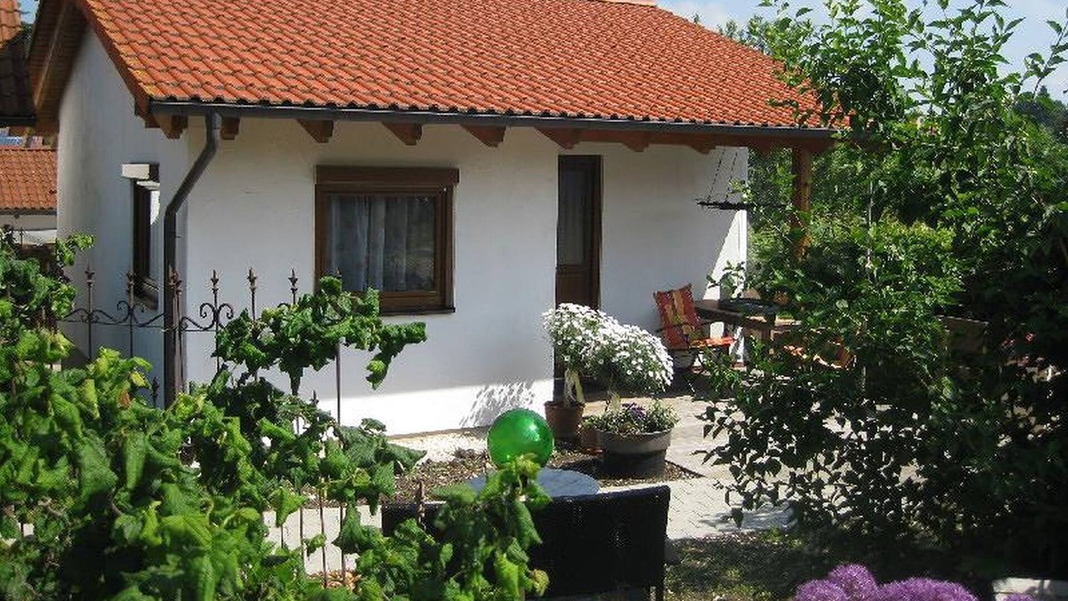 Bad Urach House | Ferienhaus Blankenhorn, 42qm, Terrasse, 1 Schlafzimmer, max. 3 Personen