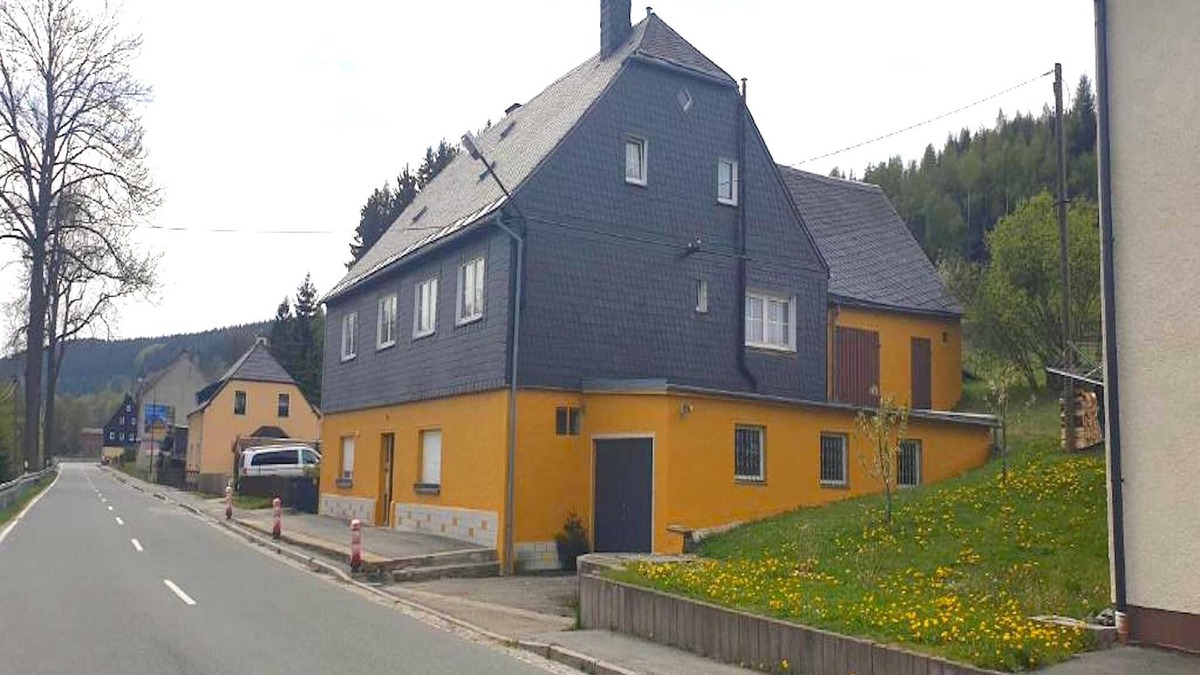 Baerenstein House | Ferienhaus in Bärenstein bei grünen Hügeln