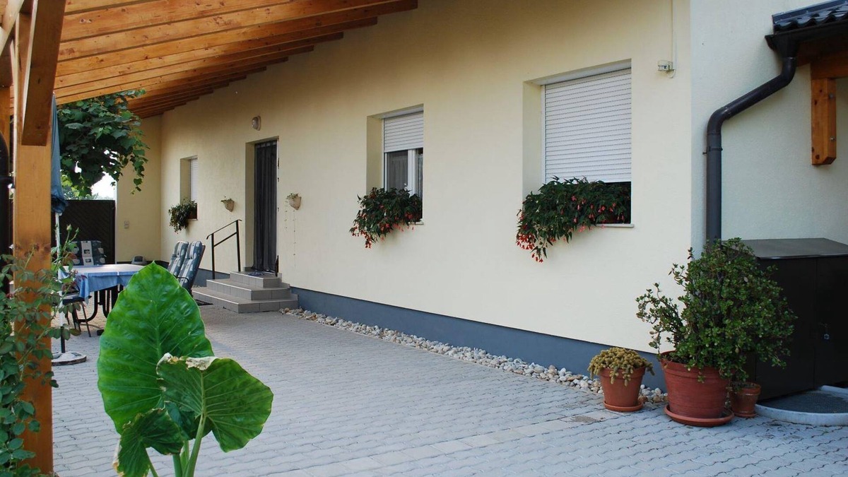 Illmitz Apartment | Ferienhaus Unger Heidi - Ferienhaus/2 Schlafräume/bad, WC