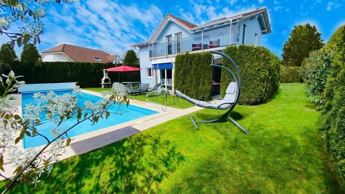 Dottikon House | Ferienvilla "Leons Holiday Homes"