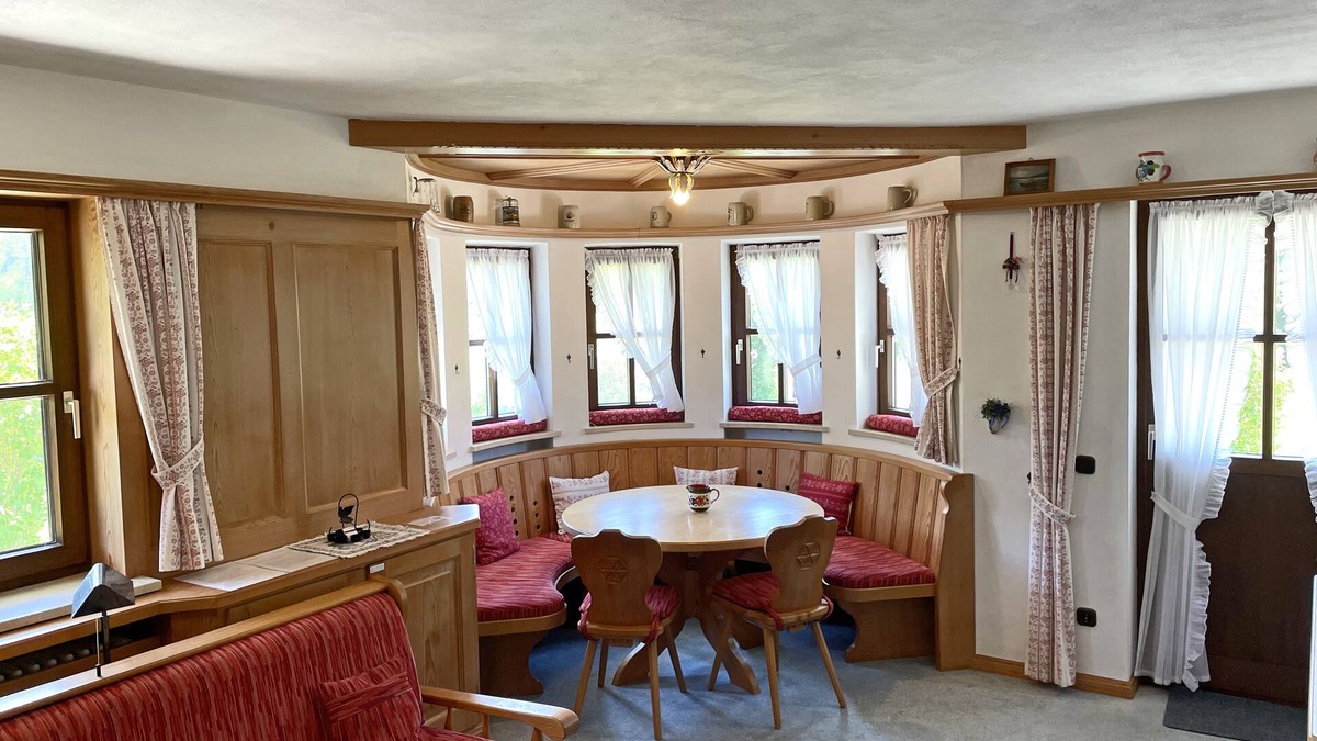Aschau im Chiemgau Apartment | Ferienwohnung° 55 qm extra Schlafzimmer und Balkon, App. Nr. 5
