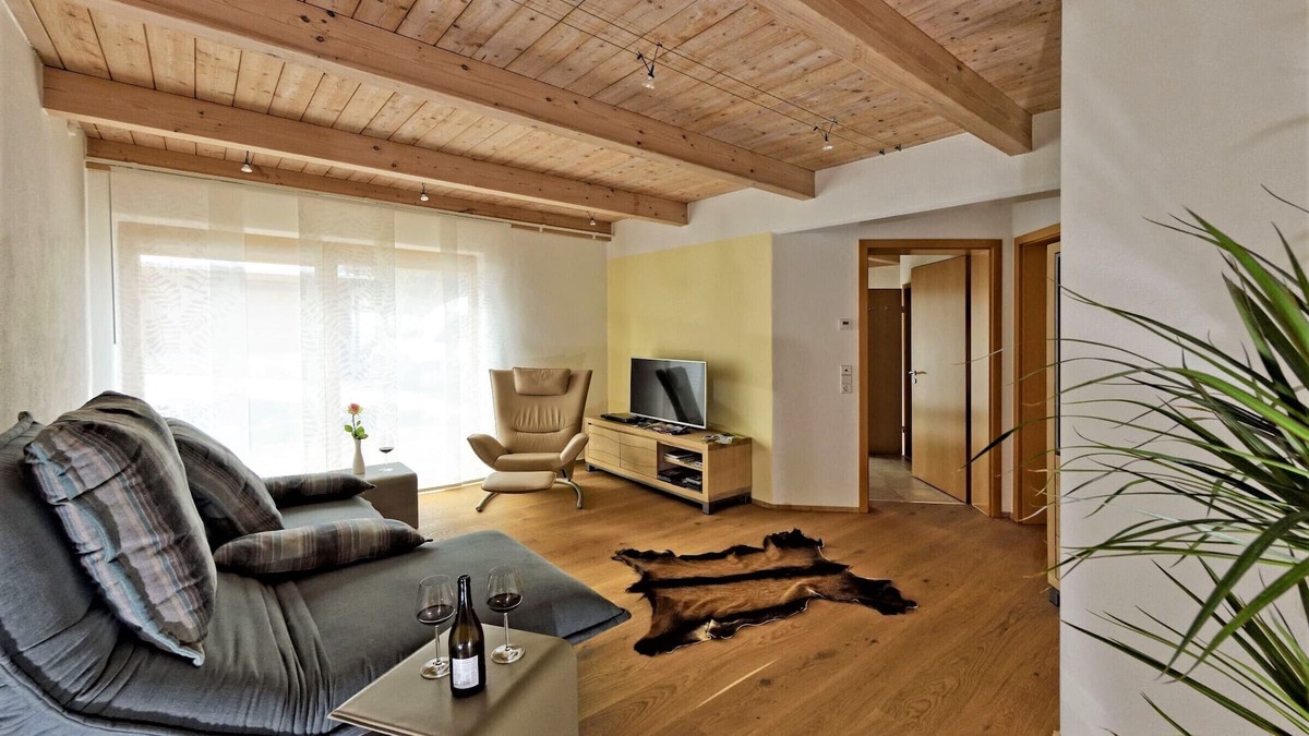 Sankt Johann Apartment | Ferienwohnung 60 qm, 1 Schlafzimmer, Garten, max 3 Personen