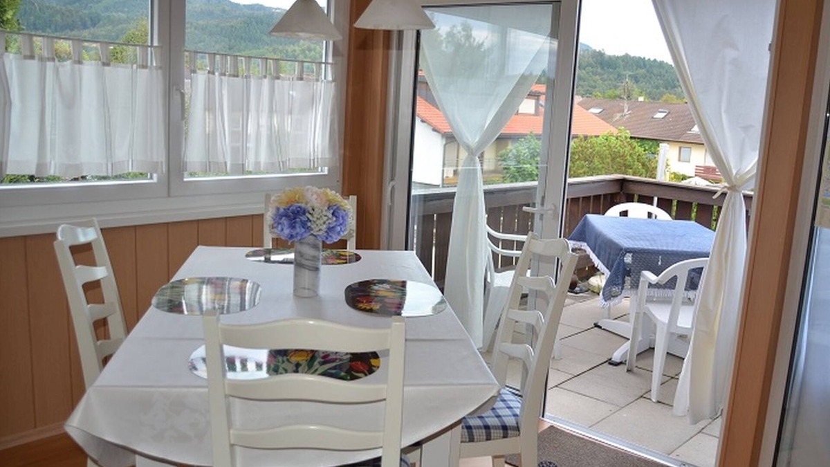 Bad Saeckingen Apartment | Ferienwohnung, 70qm, 1 Schlafzimmer & 1 Schlafbereich, max. 4 Personen