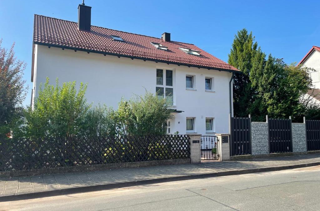 Zirndorf Apartment | Ferienwohnung am Wald - Nähe Funpark