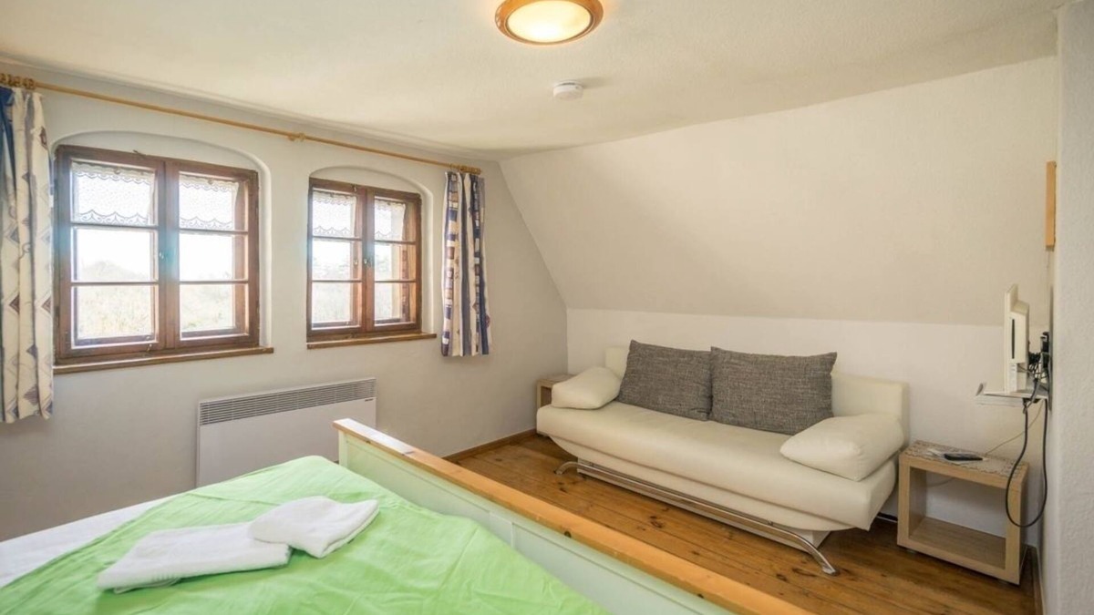 Großjena Apartment | Ferienwohnung/app. für 3 Gäste mit 25m² in Freyburg