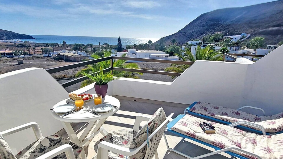 Giniginamar Apartment | Ferienwohnung Aurora in Giniginamar, Meerblick, Gemeinschaftspool