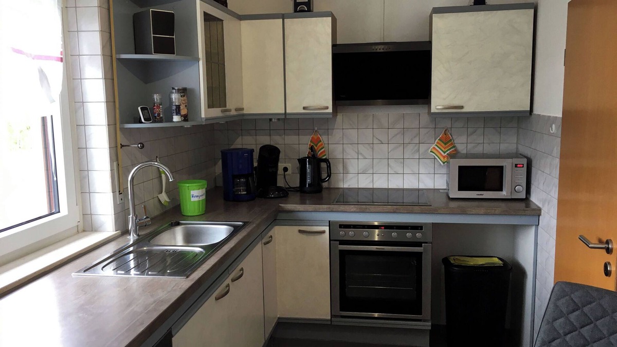 Detmold-Nord Apartment | Ferienwohnung Ausblick im 1. OG 100 m² für 2 bis 6 Pers. Stadtrand von Detmold