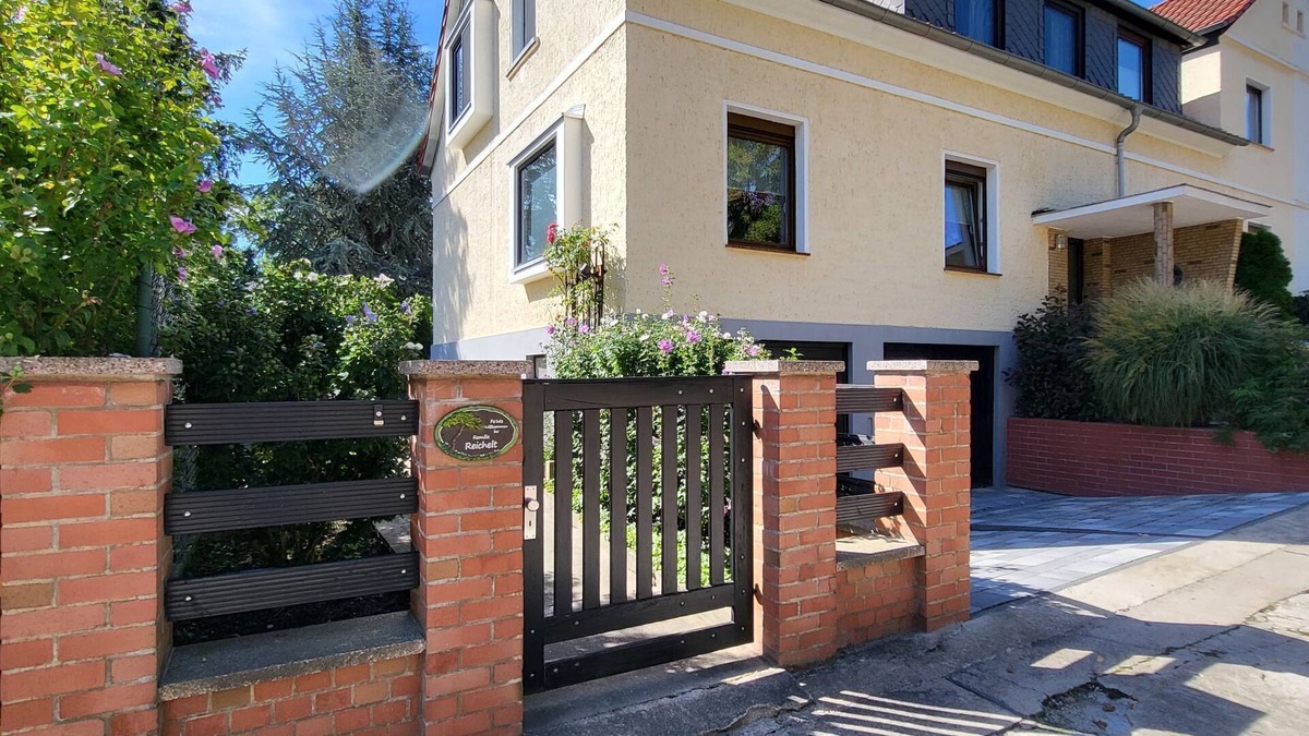 Bernburg Apartment | Ferienwohnung Bernburg by Interhome