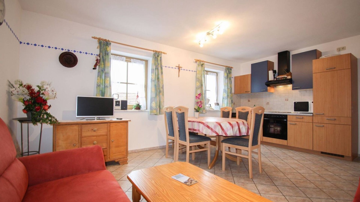 Obing Apartment | Ferienwohnung bis 4 Personen auf Bauernhof, 70 qm behindertengerecht