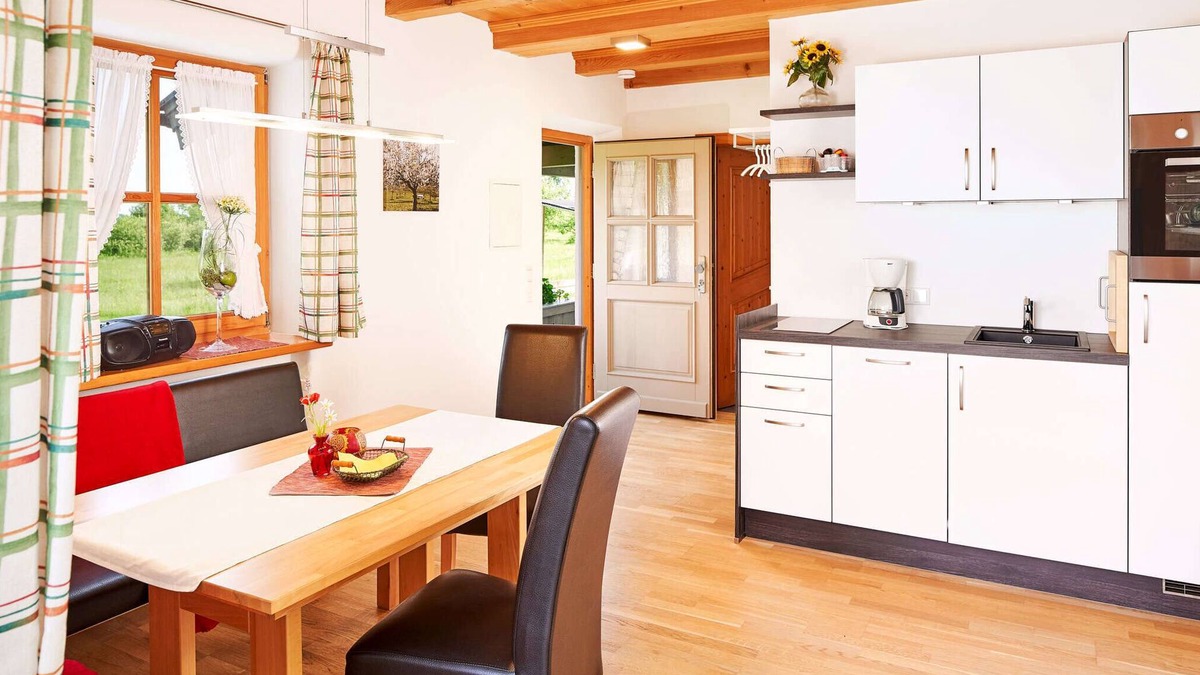 Bad Feilnbach Apartment | Ferienwohnung bis 2 Personen, 1 sep. Schlafzimmer, EG. Terrasse