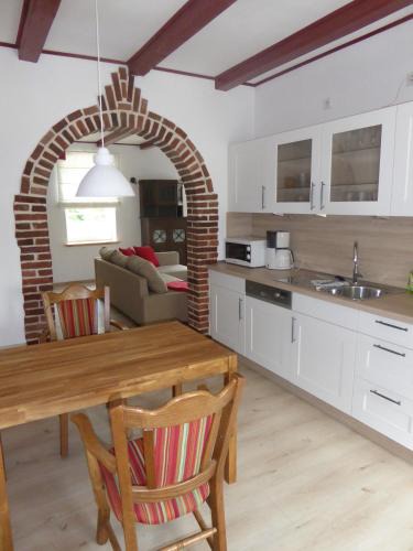 Grosefehn Apartment | Ferienwohnung Elise im Gulfhof am Kanal