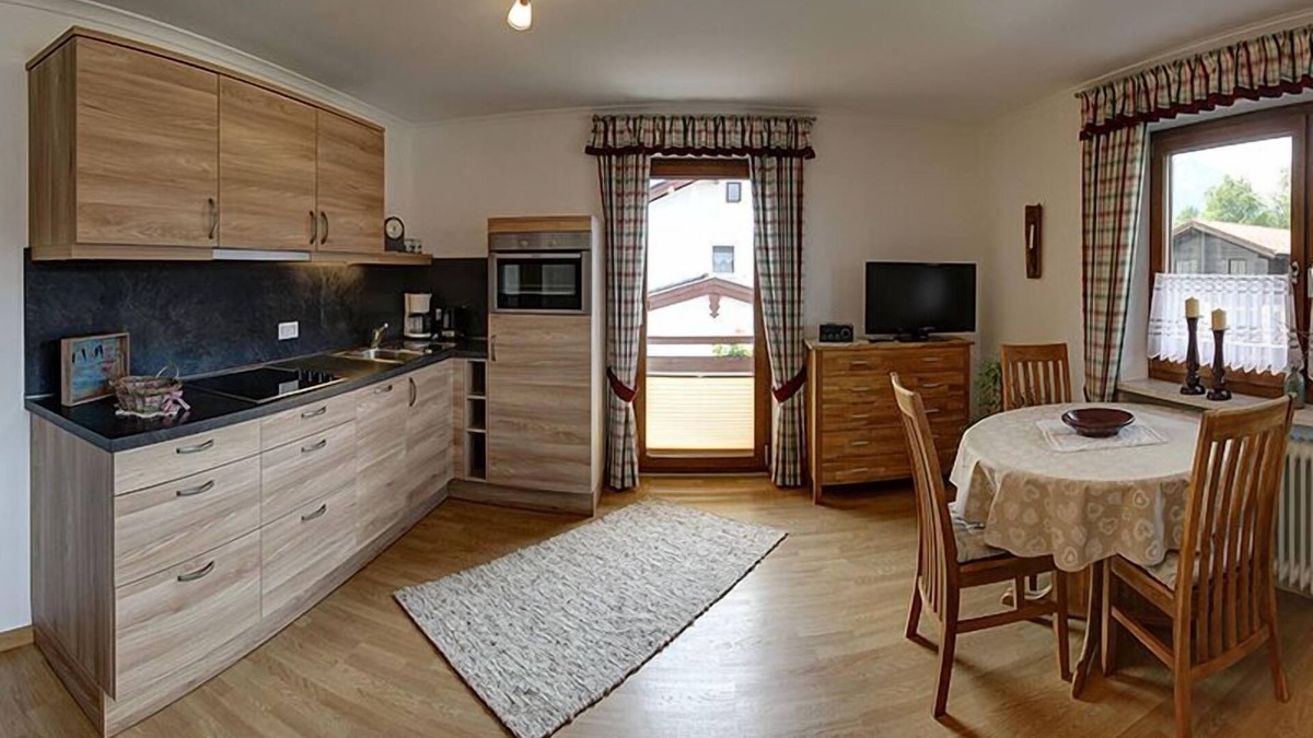 Inzell Apartment | Ferienwohnung für 2 Personen, 1 separates Schlafzimmer, 42 m²
