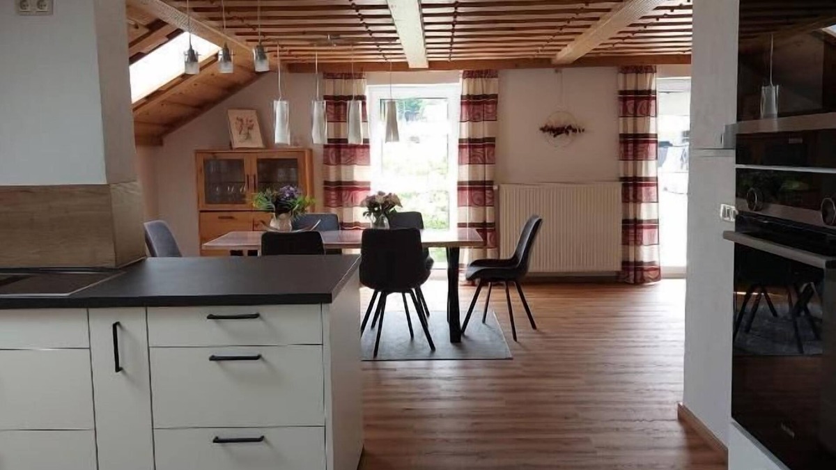 Langdorf Apartment | Ferienwohnung Gartenblick mit Südbalkon