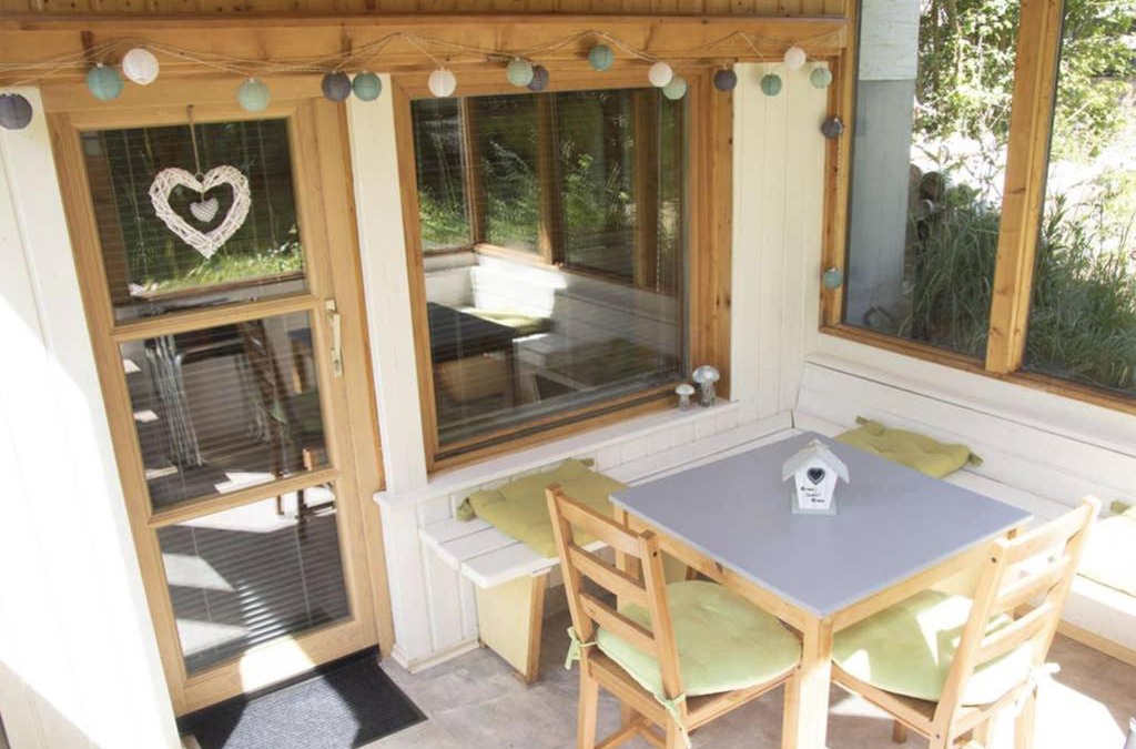 Forchheim District Apartment | Ferienwohnung - Große Souterrain Wohnung mit Wintergarten