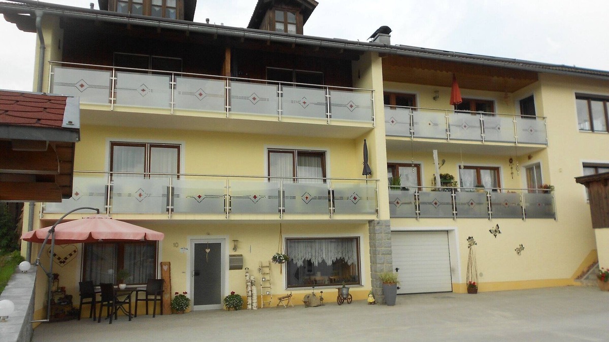 Drachselsried Apartment | Ferienwohnung im Bayerischen Wald mit Balkon