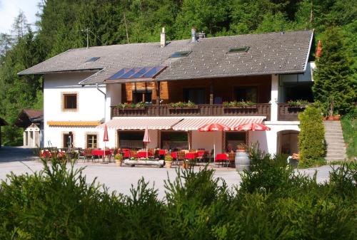 Mieders Apartment | Ferienwohnung Kirchbrücke