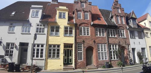 Luebeck Old Town Apartment | Ferienwohnung Kontor im Traufenhaus