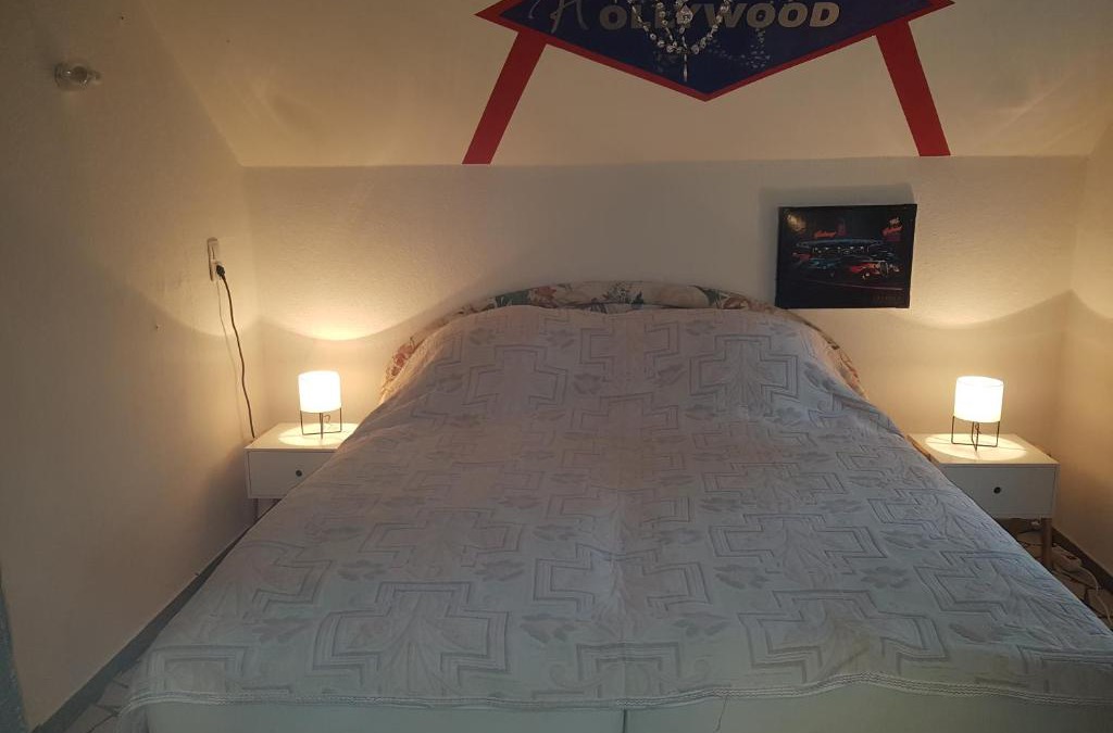 Siedlinghausen Apartment | Ferienwohnung Kunterbunt