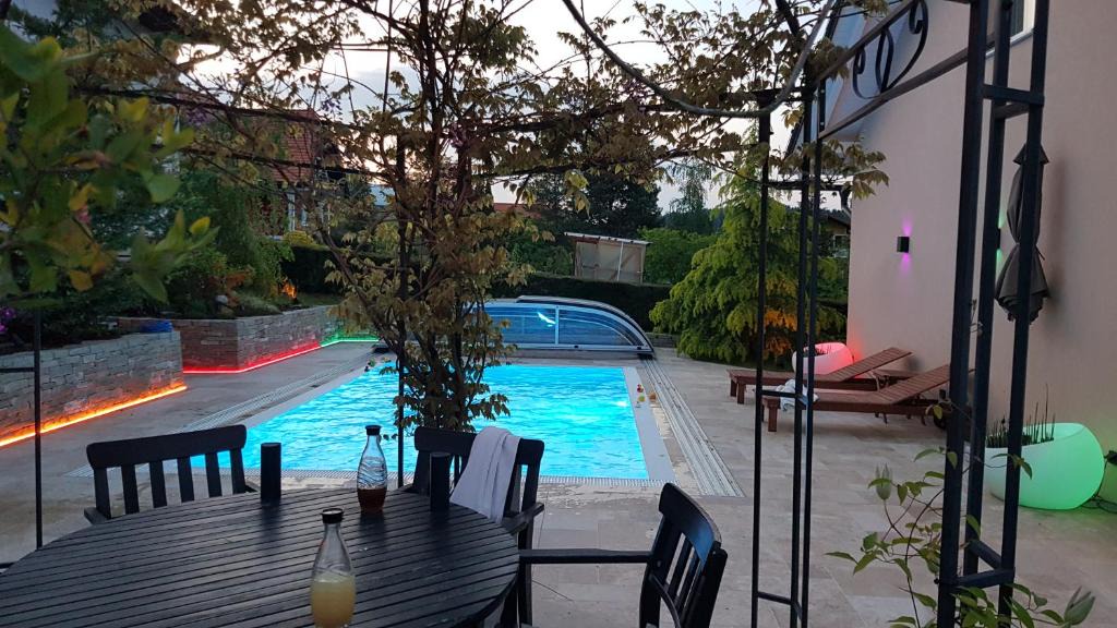 Puch bei Weiz Apartment | Ferienwohnung mit Pool an der Apfelstraße