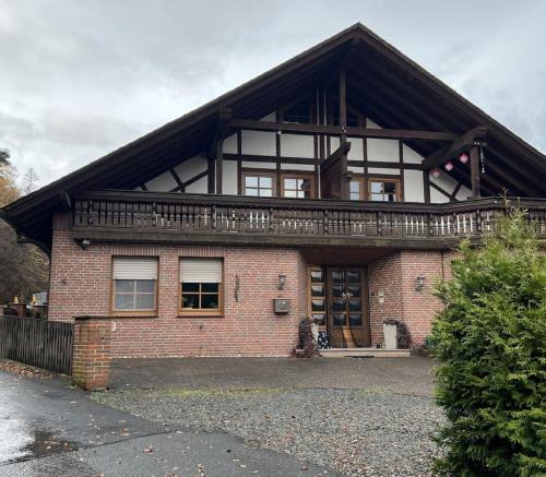 Bad Laasphe Apartment | Ferienwohnung Schneider mit Balkon