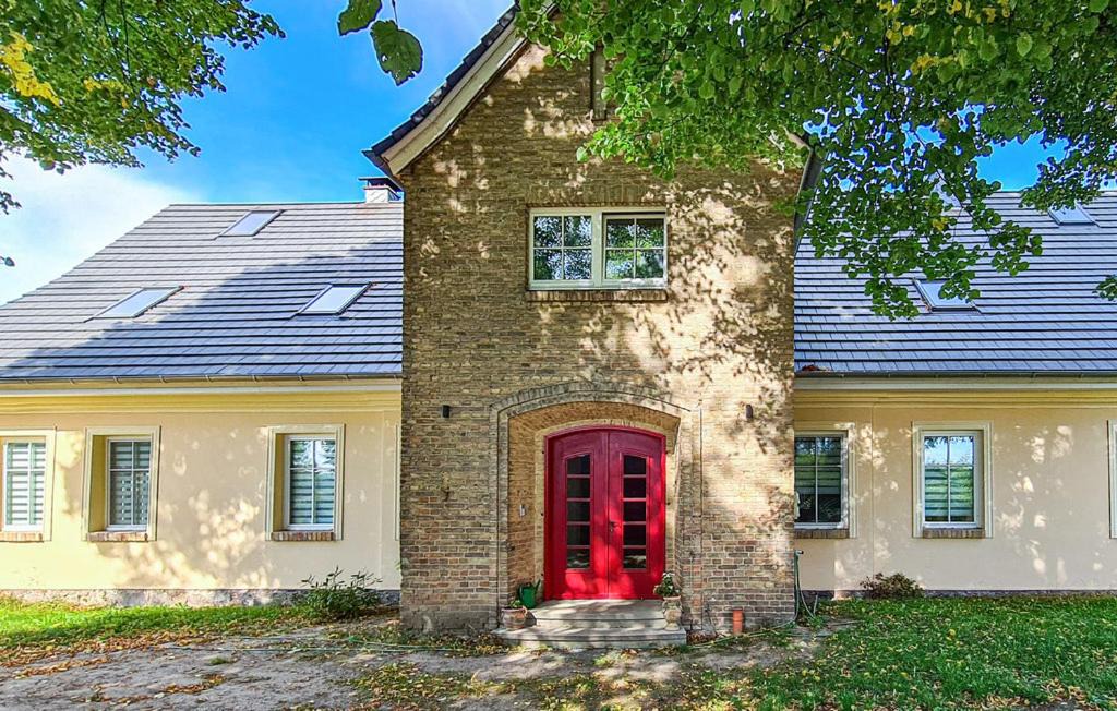 Mecklenburgische Kleinseenplatte House | Ferienwohnung Wesenberg in Zirtow