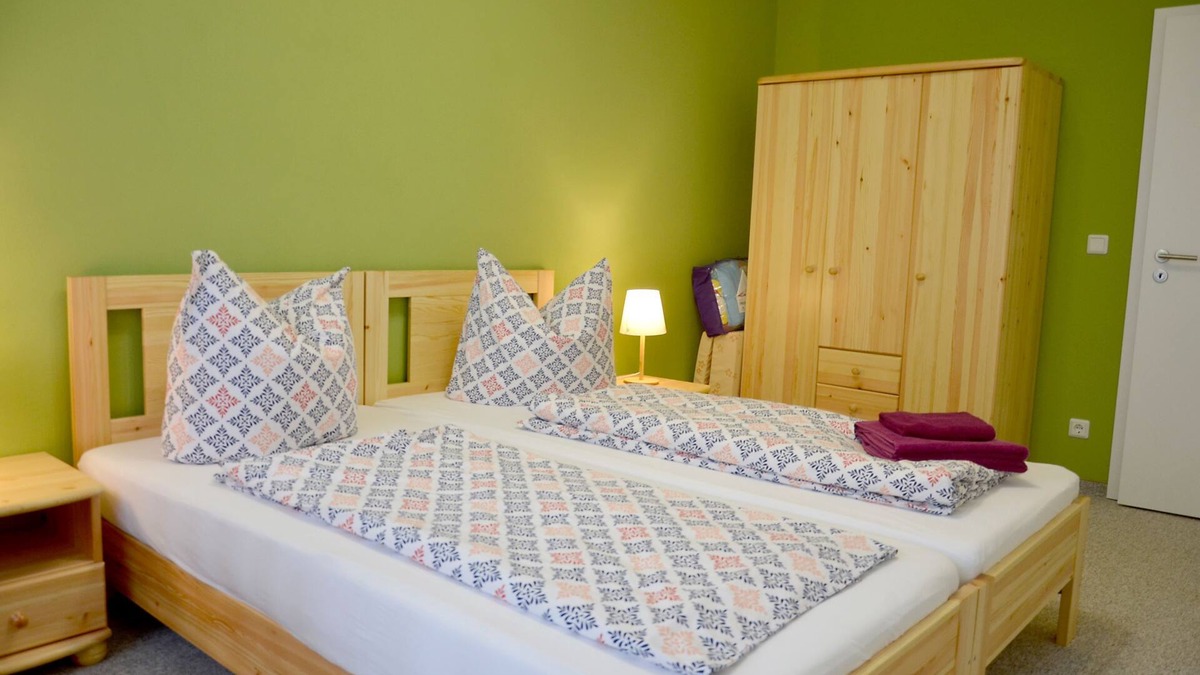 Schenkendobern Apartment | Ferienwohnung Zum Dorfkrug - Ferienwohnung