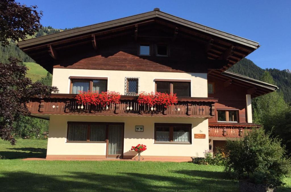 Bach Apartment | Ferienwohnungen Bailom