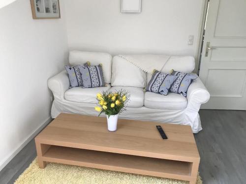 Niederschoenhausen Apartment | Ferienwohnungen Grabbeallee Two