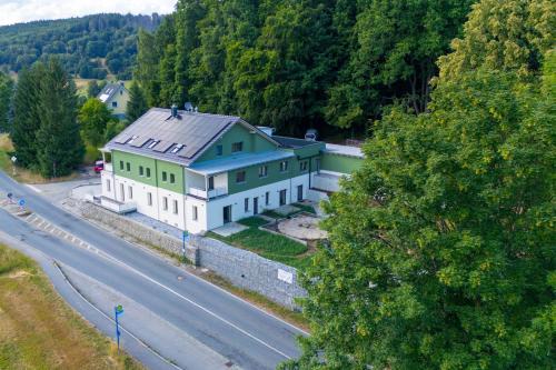 Sebnitz Apartment | Ferienwohnungen im Waldhaus Sebnitz