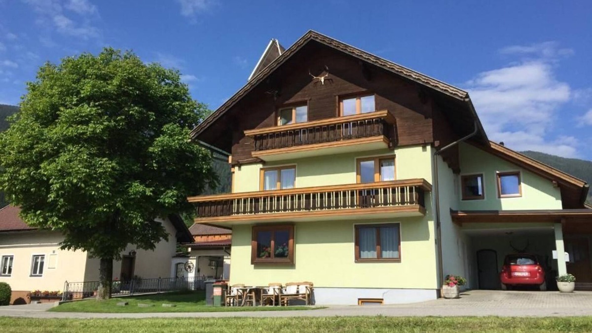 Gassen Apartment | Ferienwohnungen Trattnig - Apartment with balcony