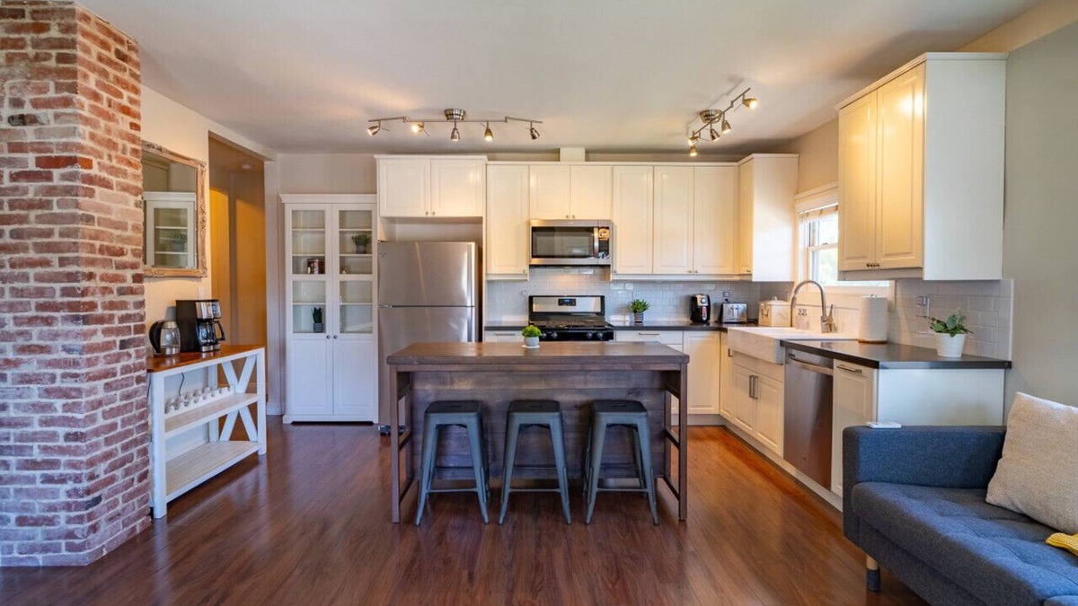 South Park Apartment | Fern House - Bungalow Farmhouse