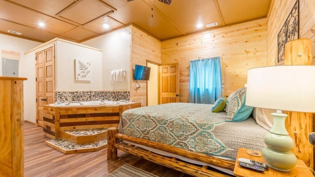 Helen Cabin | Fern Meadow | 1BR 1BA | Custom Rock Shower | Jetted Tub | Hot Tub | Fire Pit