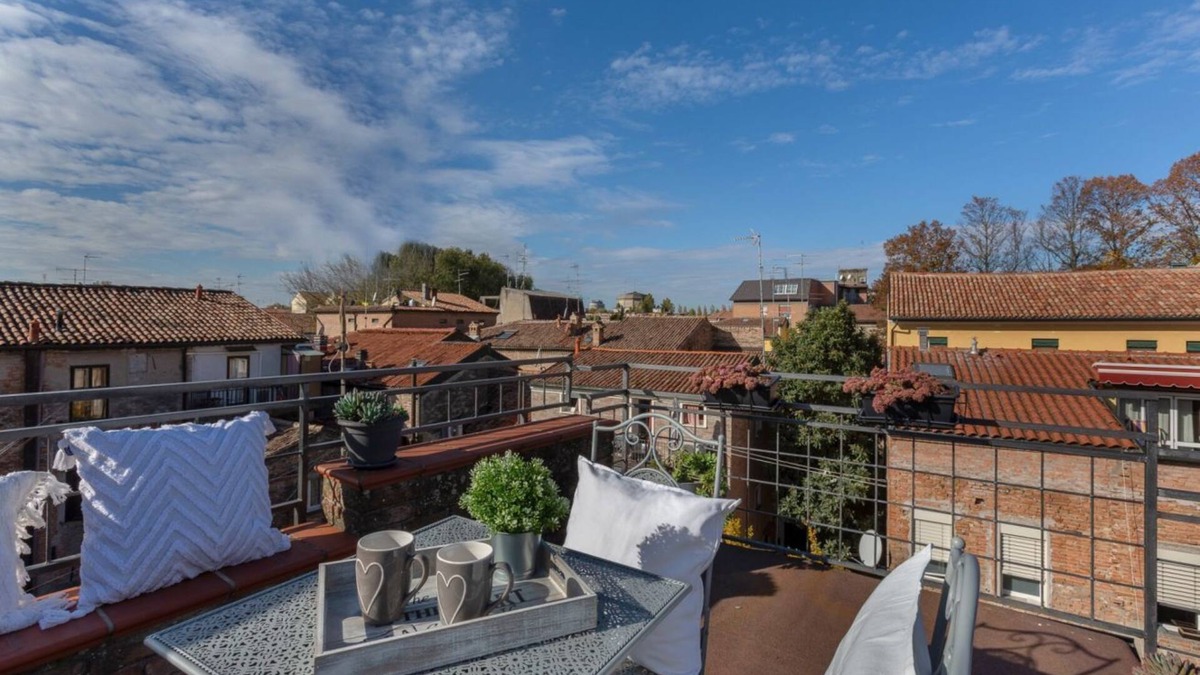 Ferrara Apartment | Ferrara Duplex Terrace Apartment x4