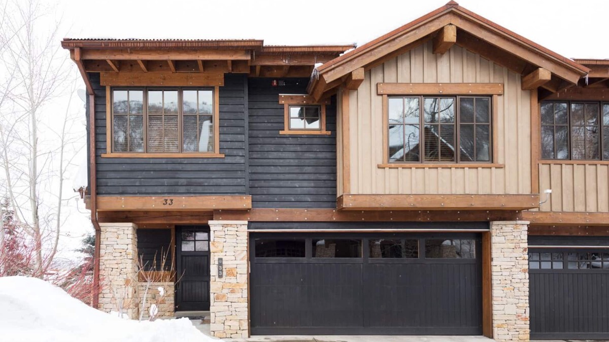 North Park City Cottage | Festive Dates Available! Alluring Cottage, Silver Star #33, with updated kitchen and Hot Tub