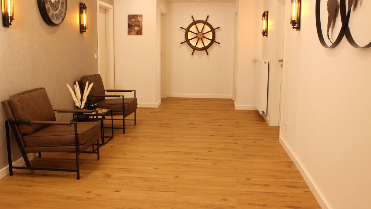 Nordholz Apartment | Fewo Direkt am Deich 8 Personen + 2 Kleinkinder 150qm 2 Bäder 5 Zimmer Terrasse