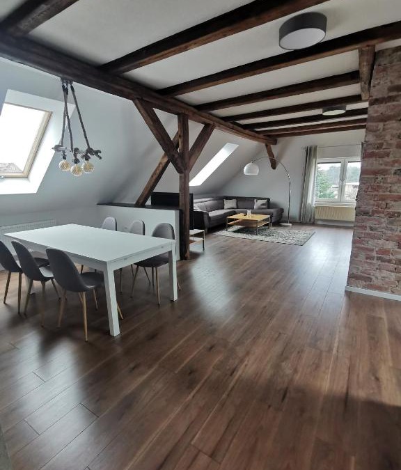 Cottbus Apartment | FeWo Rohleder de mit 130m2 und Garten für 6Pers mit 2 Bad