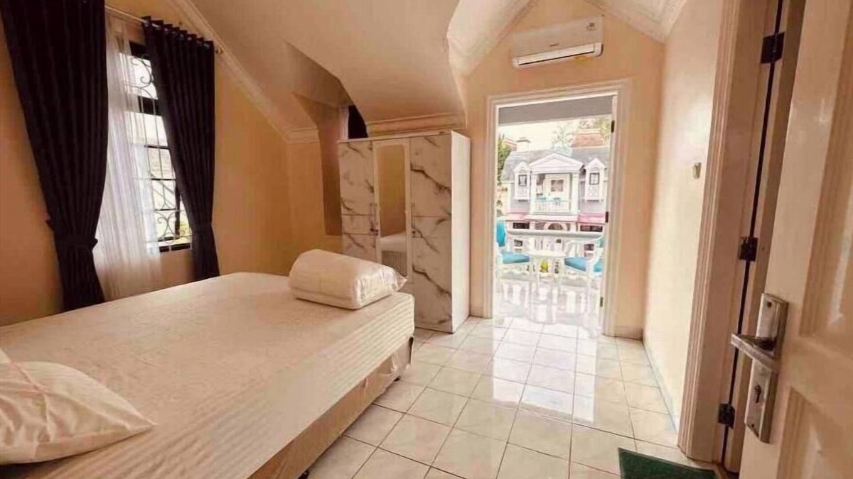 Cipanas Villa | (FF4-9) Comfort villa - Two bedrooms Garden View