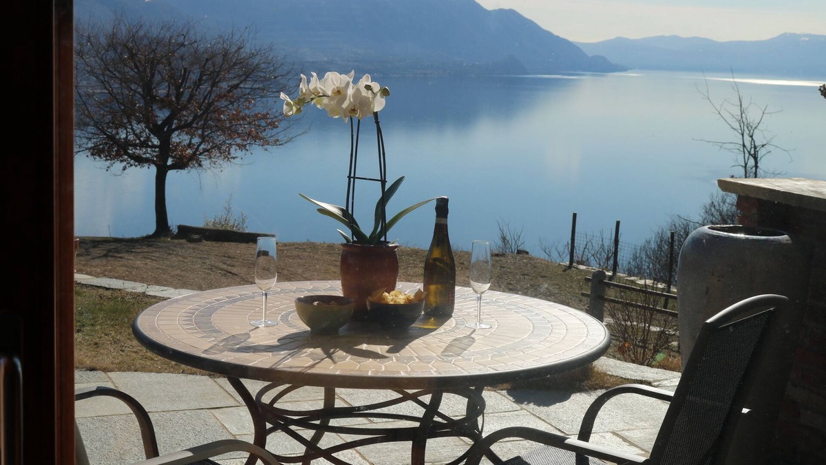 Maccagno Apartment | Finca Cascina Borchina SOLE country estate, relaxation, dream lake view, nature, organic