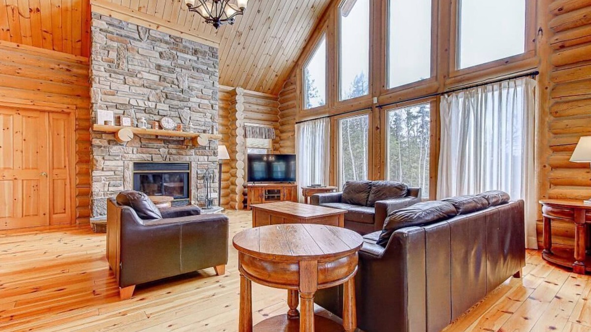 Fiddler Lake Resort House | Fiddler Lake 72 Canadian cottage