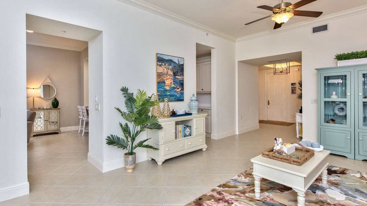 Naples Villa | Fiddlers Creek - Varenna 3 bdrm Coach home close to Marco and Downtown Naples!