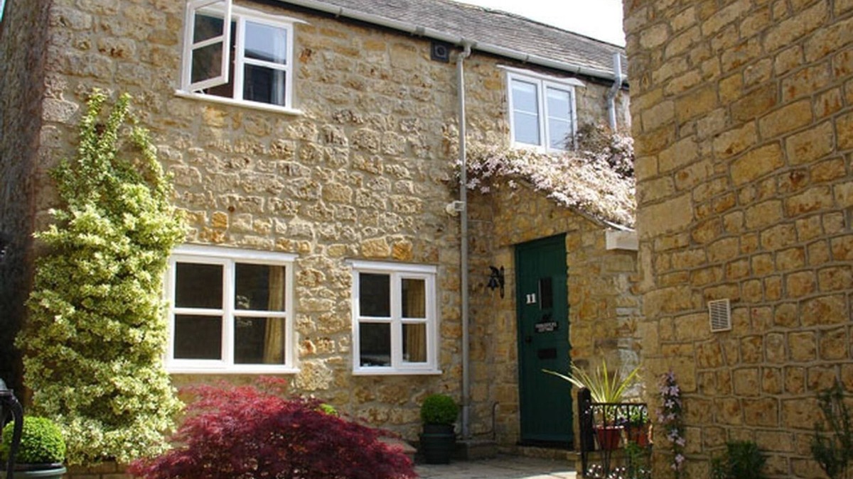 Beaminster Cottage | FIDDLESTICKS COTTAGE, pet friendly in Beaminster