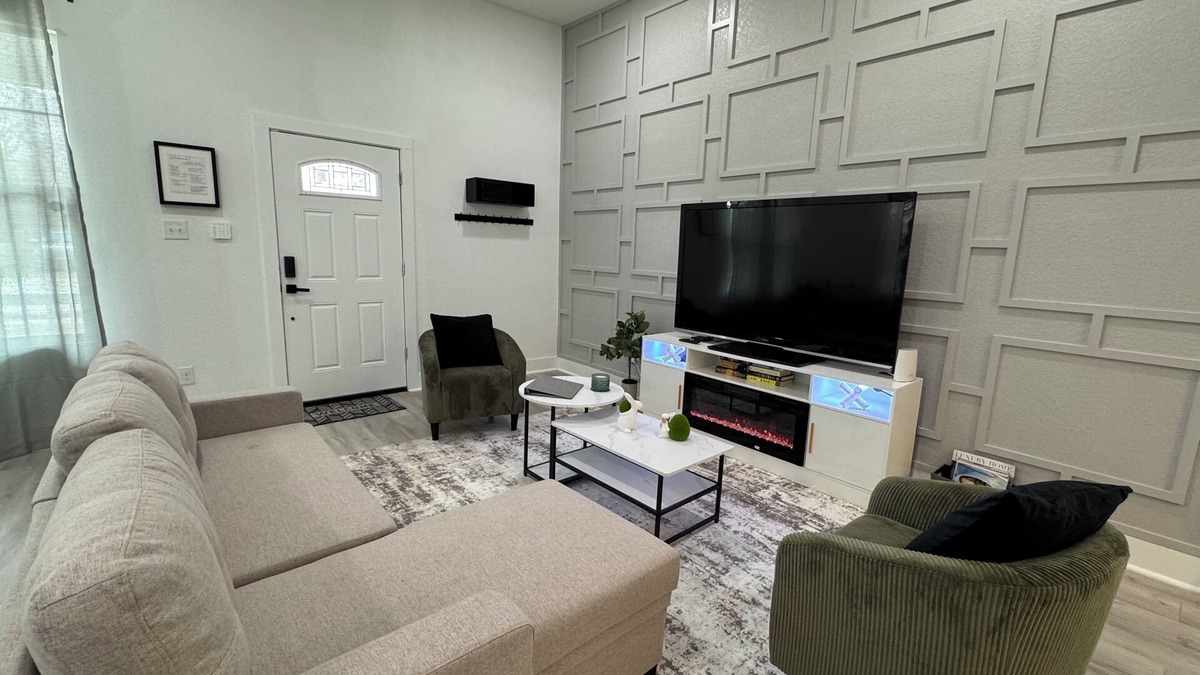 Eastside Promise Neighborhood House | Fiesta House 3-bedroom house in Historic Downtown San Antonio