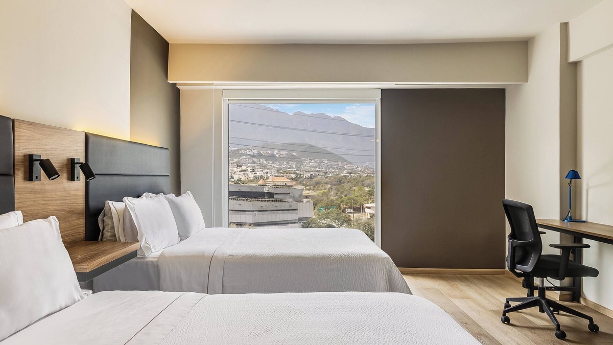 Monterrey Hotel | Fiesta Inn Monterrey Valle