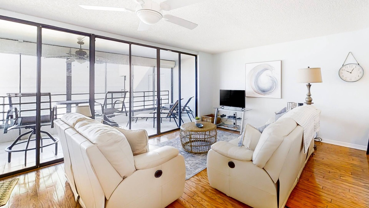 Independence Square Condo | Fifth floor oceanfront condo w/ pool access, ocean view, W/D, WiFi, & central AC