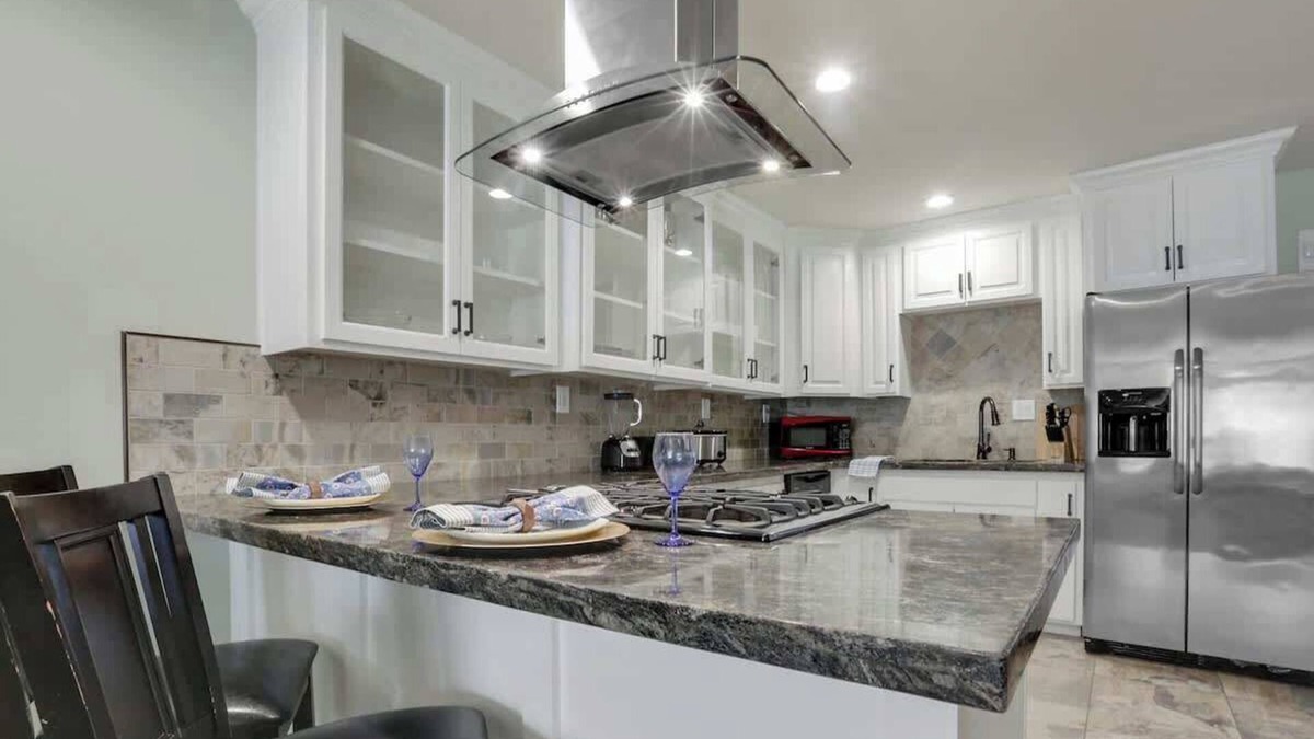 Raisin Apartment | Fig Garden Casita B- Affordable & Convenient!