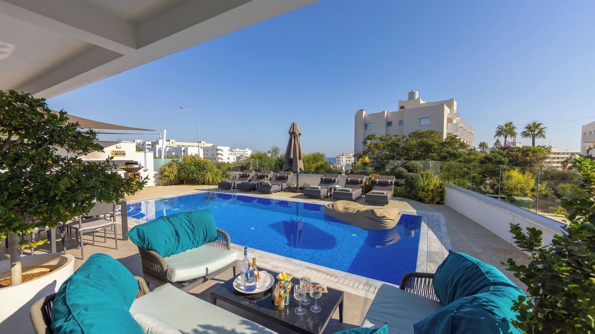 Protaras Villa | Fig Tree Bay Residences 6,Central Protaras, Heated Pool ,Elevator,Jacuzzi,Sauna