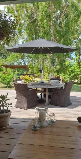 Farnborough House | Figtree Cottage - Homestay - Yeppoon