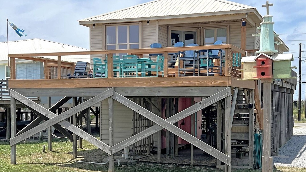 Grand Isle House | Fin and Bridge - Beachfront - Island Realty